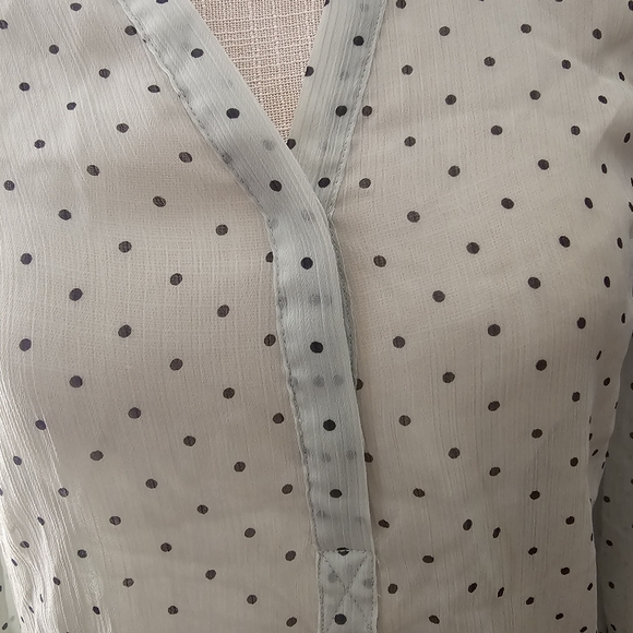 Lightweight summer blouse - Picture 3 of 7